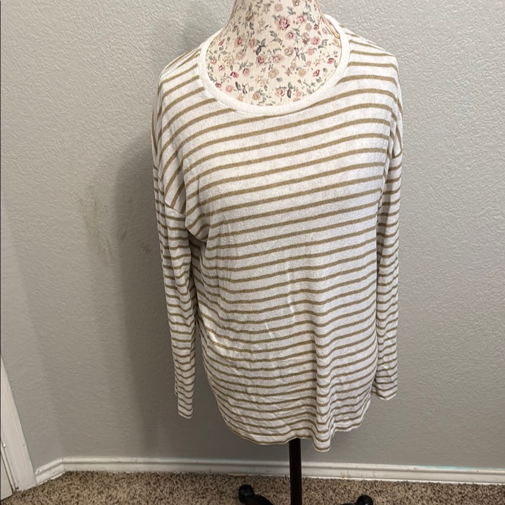 💥5/$25 A New Day Relaxed White and Tan Long Sleeve Tee